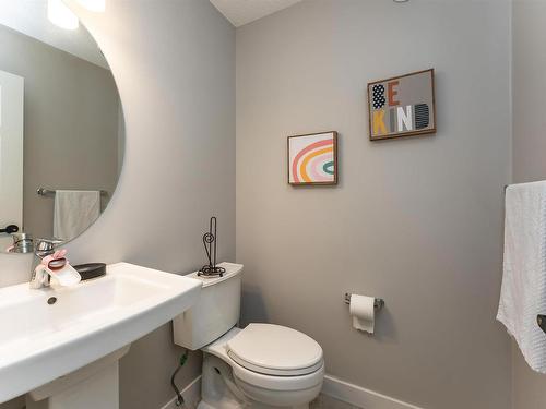 16712 15 Avenue, Edmonton, AB - Indoor Photo Showing Bathroom