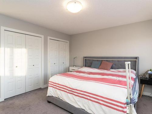 16712 15 Avenue, Edmonton, AB - Indoor Photo Showing Bedroom