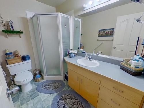 18 920 119 Street, Edmonton, AB - Indoor Photo Showing Bathroom