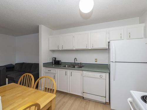 92 2703 79 Street, Edmonton, AB - Indoor Photo Showing Kitchen With Double Sink