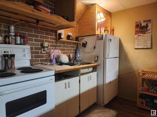 12936 126 Street, Edmonton, AB - Indoor Photo Showing Kitchen