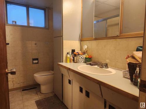 12936 126 Street, Edmonton, AB - Indoor Photo Showing Bathroom