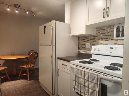 6A 13220 Fort Road, Edmonton, AB - Indoor Photo Showing Kitchen