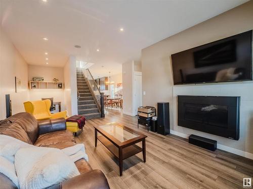 4403 115 Avenue, Edmonton, AB - Indoor Photo Showing Living Room