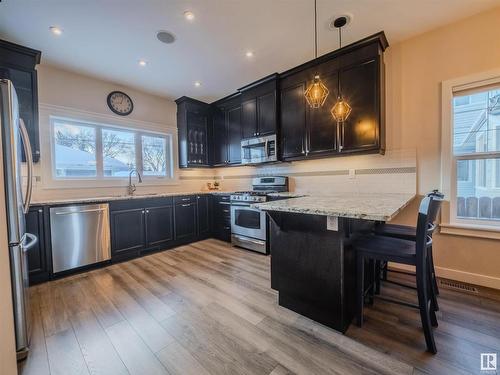 4403 115 Avenue, Edmonton, AB - Indoor Photo Showing Kitchen With Stainless Steel Kitchen With Upgraded Kitchen