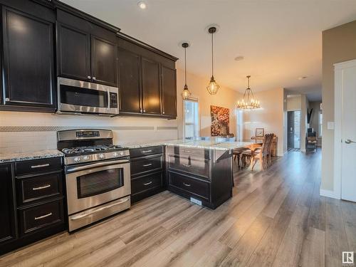 4403 115 Avenue, Edmonton, AB - Indoor Photo Showing Kitchen With Upgraded Kitchen