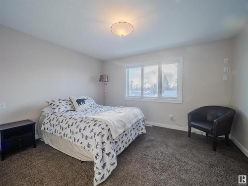 4403 115 Avenue, Edmonton, AB - Indoor Photo Showing Bedroom