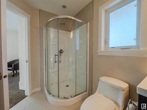 4403 115 Avenue, Edmonton, AB - Indoor Photo Showing Bathroom