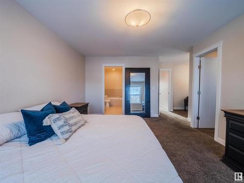 4403 115 Avenue, Edmonton, AB - Indoor Photo Showing Bedroom