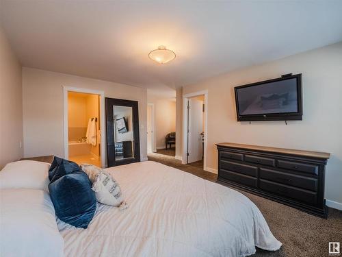 4403 115 Avenue, Edmonton, AB - Indoor Photo Showing Bedroom