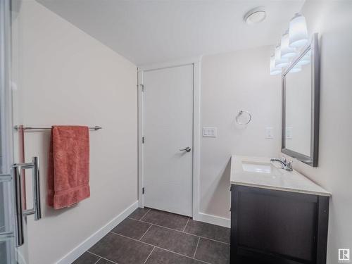 4403 115 Avenue, Edmonton, AB - Indoor Photo Showing Bathroom