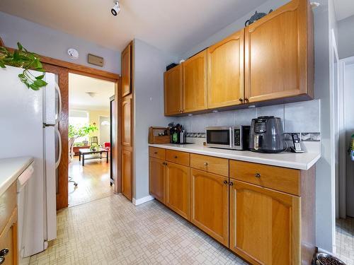 9848 87 Avenue, Edmonton, AB - Indoor Photo Showing Kitchen