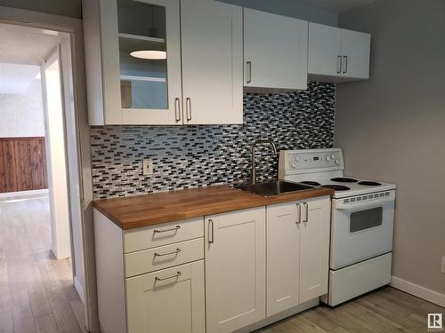 9848 87 Avenue, Edmonton, AB - Indoor Photo Showing Kitchen