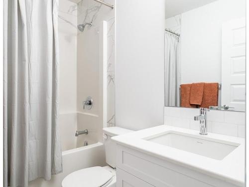 5710 Keeping Crescent, Edmonton, AB - Indoor Photo Showing Bathroom