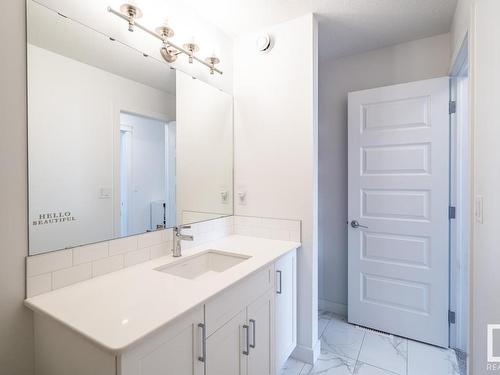 5710 Keeping Crescent, Edmonton, AB - Indoor Photo Showing Bathroom