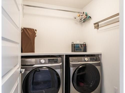 5710 Keeping Crescent, Edmonton, AB - Indoor Photo Showing Laundry Room