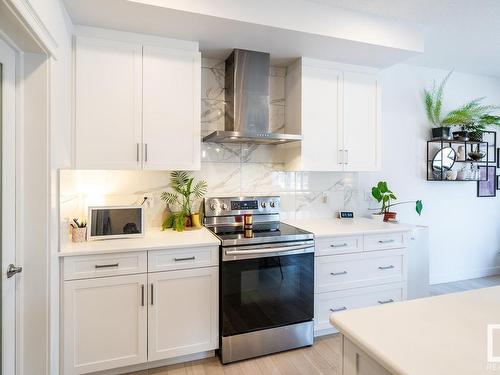 5710 Keeping Crescent, Edmonton, AB - Indoor Photo Showing Kitchen With Upgraded Kitchen