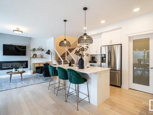 5710 Keeping Crescent, Edmonton, AB - Indoor Photo Showing Kitchen With Upgraded Kitchen