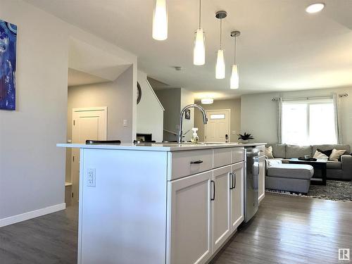 4034 Chappelle Green Green, Edmonton, AB - Indoor Photo Showing Kitchen