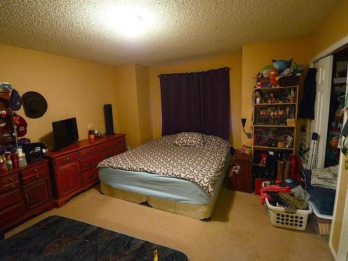 3008 31 Avenue, Edmonton, AB - Indoor Photo Showing Bedroom