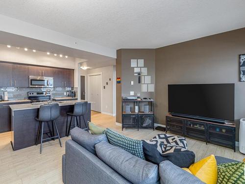 2203 10226 104 Street, Edmonton, AB - Indoor