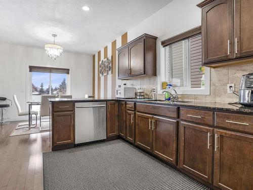 2038 33B Street Nw, Edmonton, AB - Indoor Photo Showing Kitchen