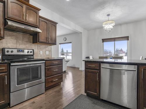 2038 33B Street Nw, Edmonton, AB - Indoor Photo Showing Kitchen