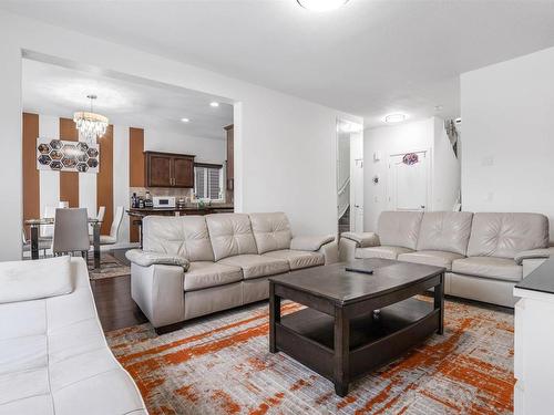 2038 33B Street Nw, Edmonton, AB - Indoor Photo Showing Living Room