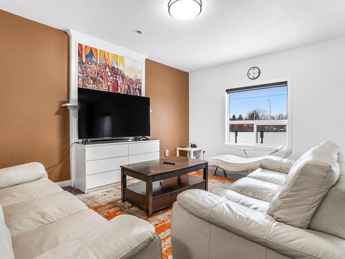 2038 33B Street Nw, Edmonton, AB - Indoor Photo Showing Living Room