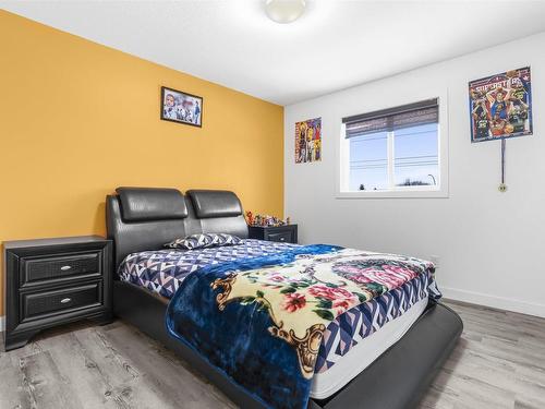 2038 33B Street Nw, Edmonton, AB - Indoor Photo Showing Bedroom