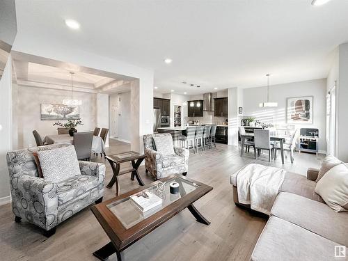 6516 Elston Loop, Edmonton, AB - Indoor Photo Showing Living Room