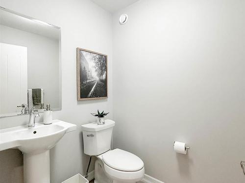 6516 Elston Loop, Edmonton, AB - Indoor Photo Showing Bathroom