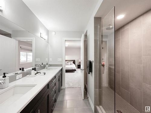 6516 Elston Loop, Edmonton, AB - Indoor Photo Showing Bathroom