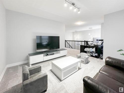 6516 Elston Loop, Edmonton, AB - Indoor Photo Showing Living Room