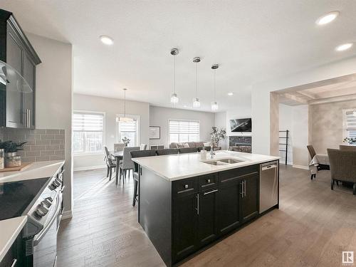 6516 Elston Loop, Edmonton, AB - Indoor Photo Showing Kitchen With Upgraded Kitchen