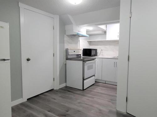 11406 82 Street, Edmonton, AB - Indoor Photo Showing Kitchen