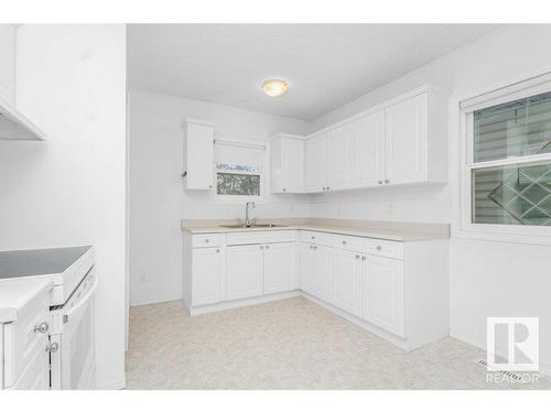 7641 112S Avenue, Edmonton, AB - Indoor Photo Showing Kitchen