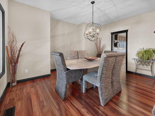 525 Stewart Crescent, Edmonton, AB - Indoor Photo Showing Dining Room