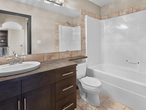 525 Stewart Crescent, Edmonton, AB - Indoor Photo Showing Bathroom