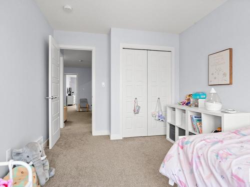 7536 Elmer Bend Bend, Edmonton, AB - Indoor Photo Showing Bedroom