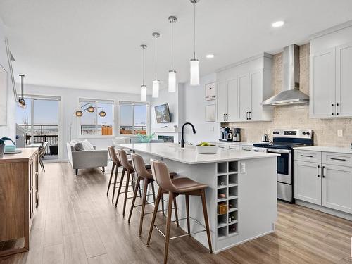 7536 Elmer Bend Bend, Edmonton, AB - Indoor Photo Showing Kitchen With Upgraded Kitchen