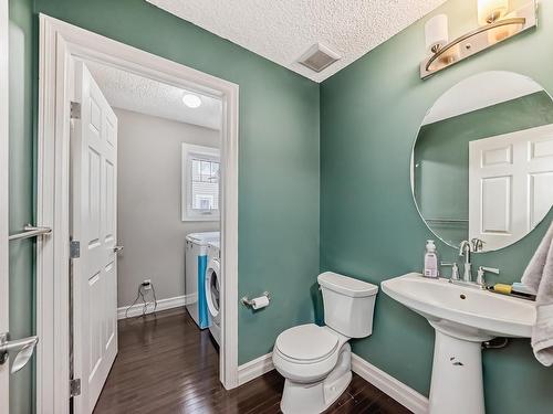 76 655 Tamarack Road Nw, Edmonton, AB - Indoor Photo Showing Bathroom