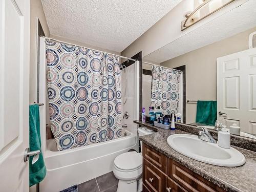 76 655 Tamarack Road Nw, Edmonton, AB - Indoor Photo Showing Bathroom