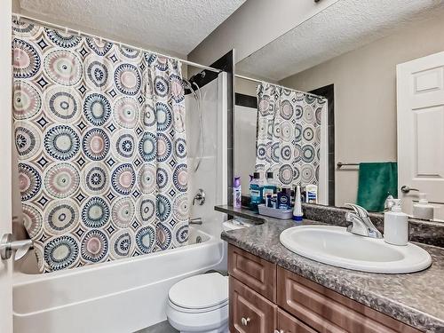 76 655 Tamarack Road Nw, Edmonton, AB - Indoor Photo Showing Bathroom