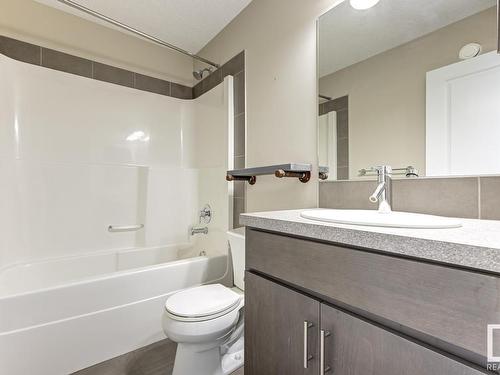 4106 Allan Crescent Sw, Edmonton, AB - Indoor Photo Showing Bathroom