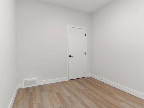 1572 Esaiw Place, Edmonton, AB - Indoor Photo Showing Other Room