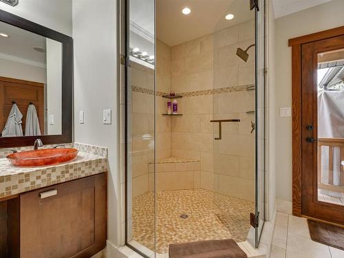 13850 Ravine Drive, Edmonton, AB - Indoor Photo Showing Bathroom