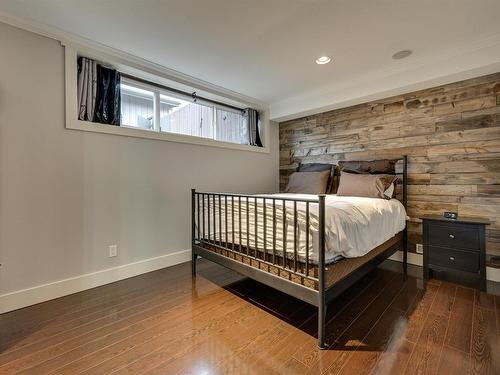 13850 Ravine Drive, Edmonton, AB - Indoor Photo Showing Bedroom