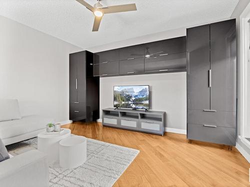 608 10235 112 Street Nw, Edmonton, AB - Indoor Photo Showing Living Room