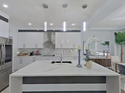 15004 15 Street Nw, Edmonton, AB - Indoor Photo Showing Kitchen With Stainless Steel Kitchen With Upgraded Kitchen